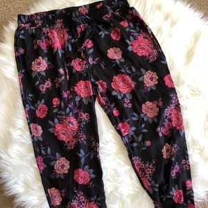 American Eagle Loose Flowy Flower Pants